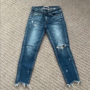 Moussy Distressed Ankle Jeans in Blue